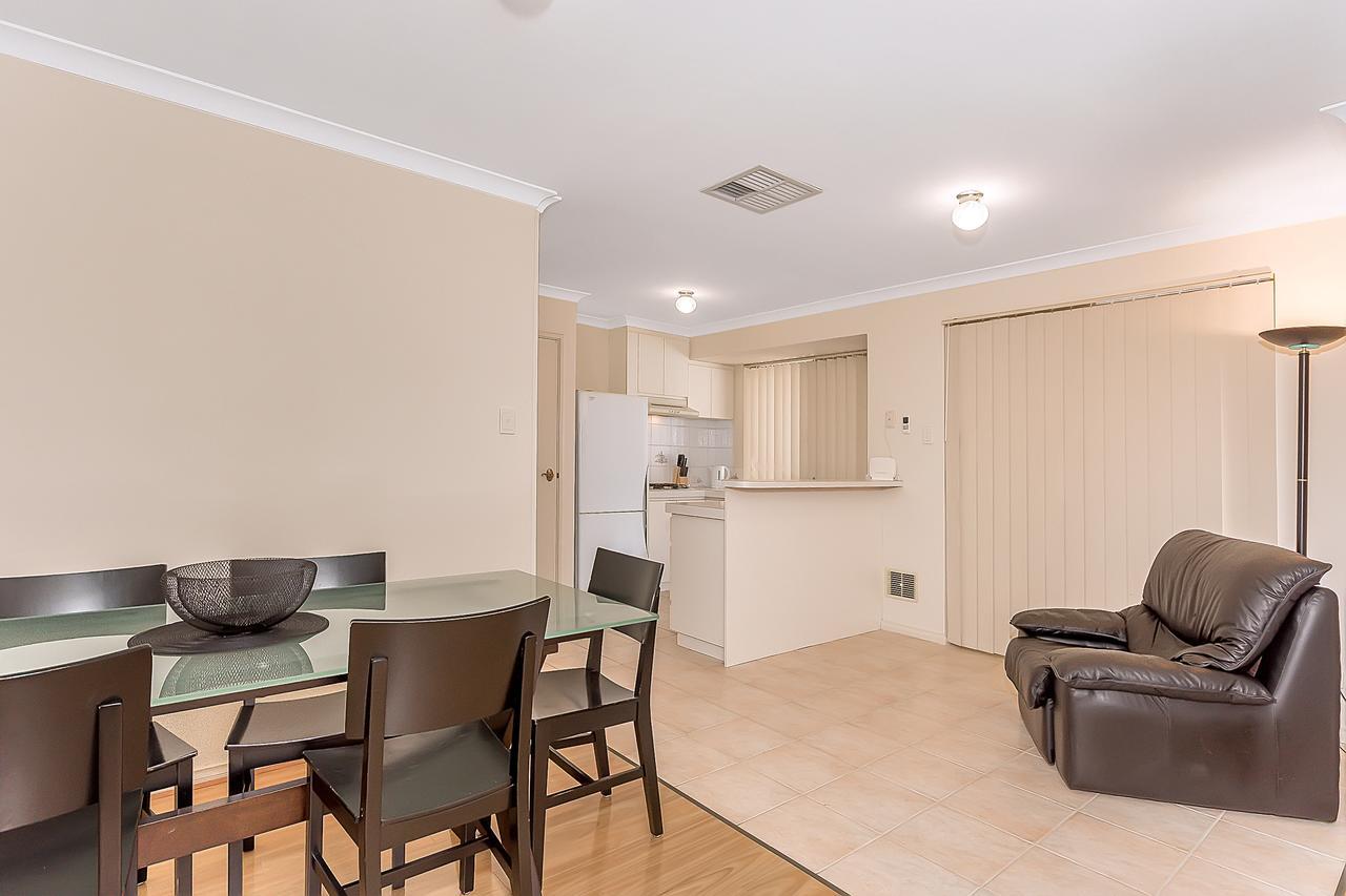 City Heights Perth Extérieur photo
